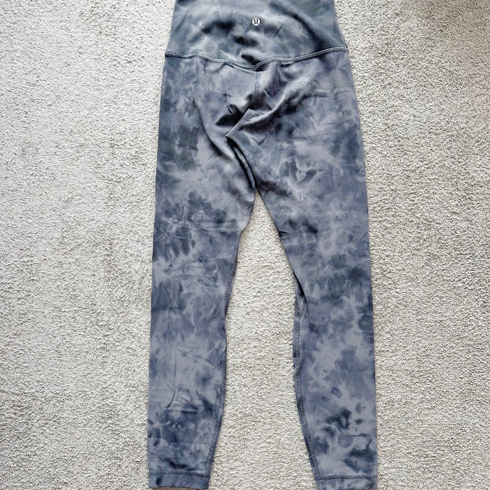Lululemon Align 28” High-Rise Tie-Dye Leggings in Slate Gray - Picture 2 of 4